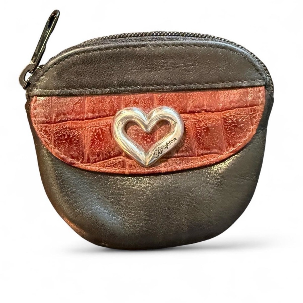 BRIGHTON leather coin purse. Small flap outside, top zip. Very nice condition.